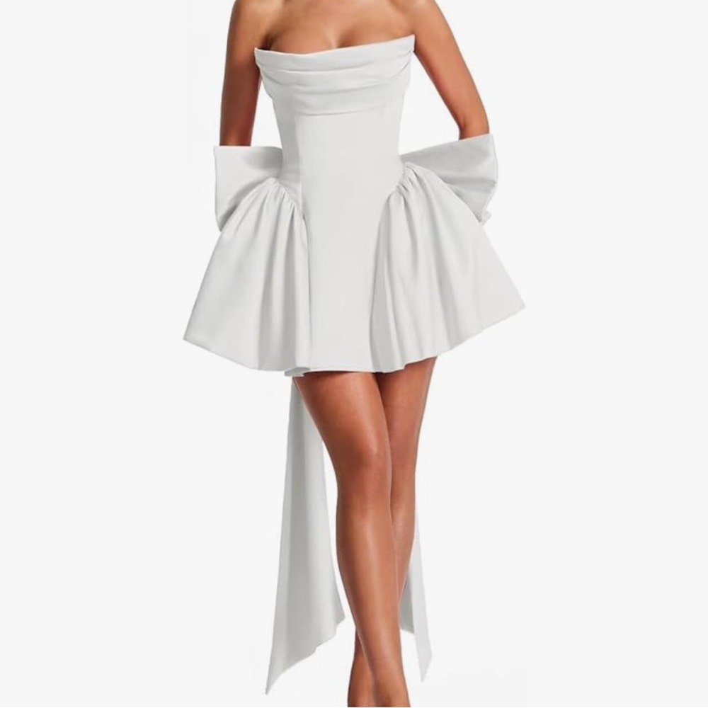 Elegant White Strapless Dress
